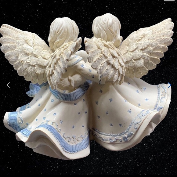 Sarah’s Angles - Picture 2 of 3